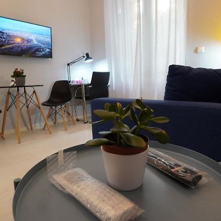 City Life Metro Ambelokipi 아테네 외부 사진